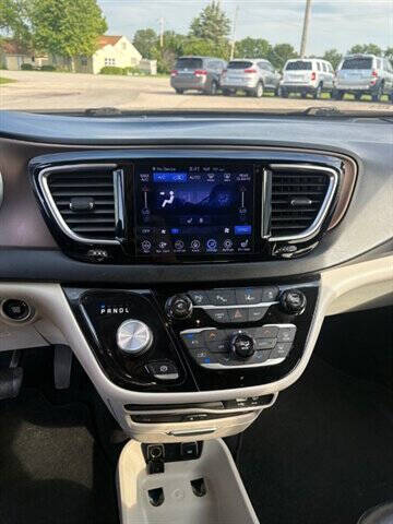 2017 Chrysler Pacifica Touring-L Plus