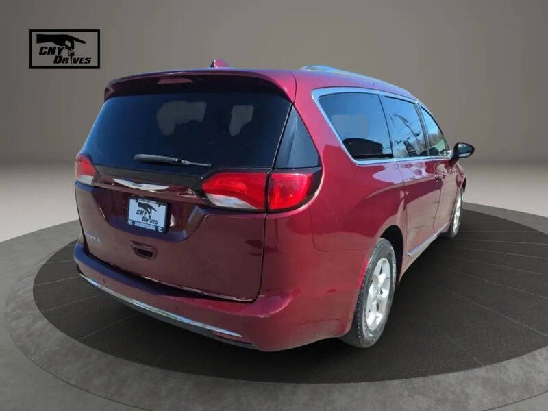 2017 Chrysler Pacifica Touring-L Plus