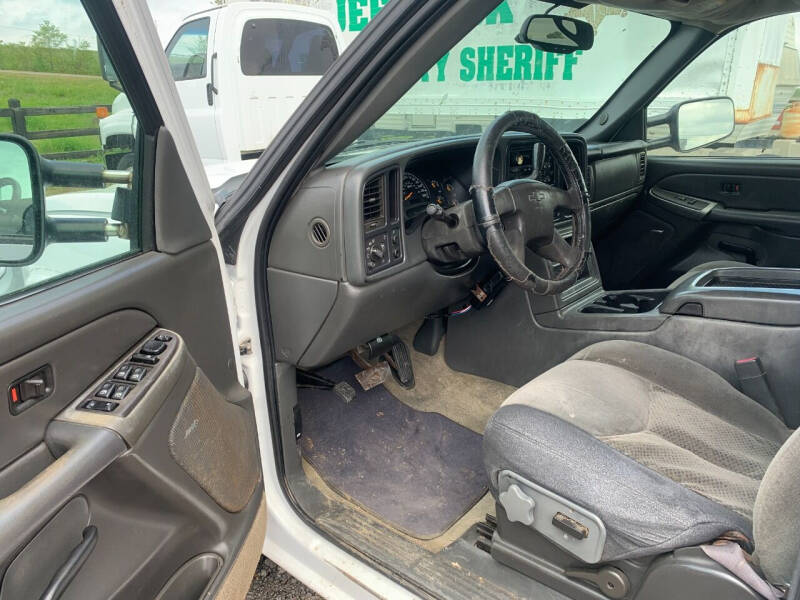 2004 Chevrolet Silverado 3500 LS photo 10