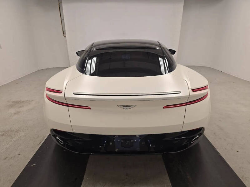 2017 Aston Martin DB11