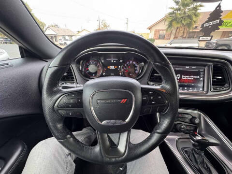 2018 Dodge Challenger SXT Plus