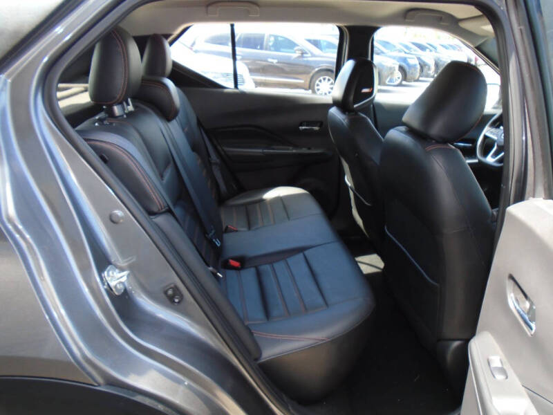 2020 Nissan Kicks SR