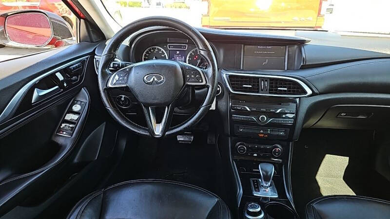 2018 Infiniti QX30 Luxury