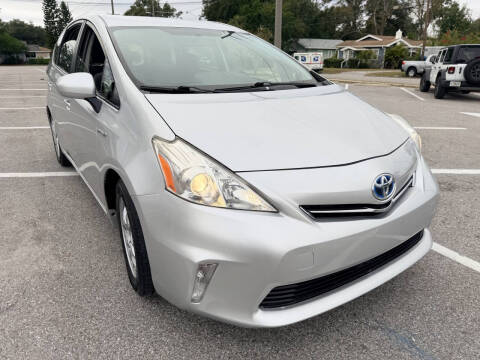 2014 Toyota Prius v Five