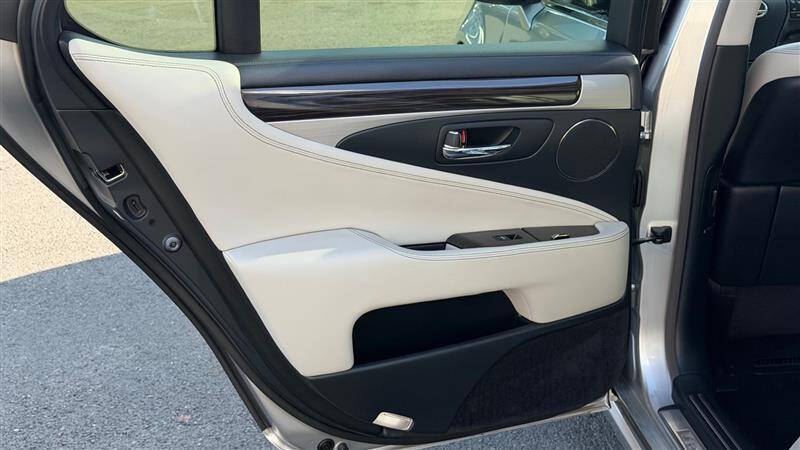 2013 Lexus LS 460