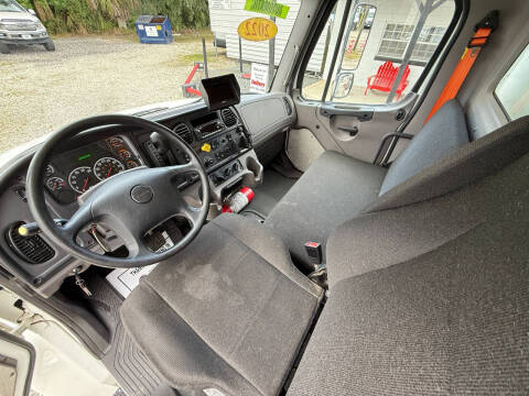 2022 Freightliner M2 106