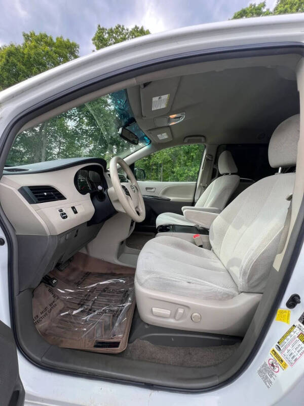 2012 Toyota Sienna