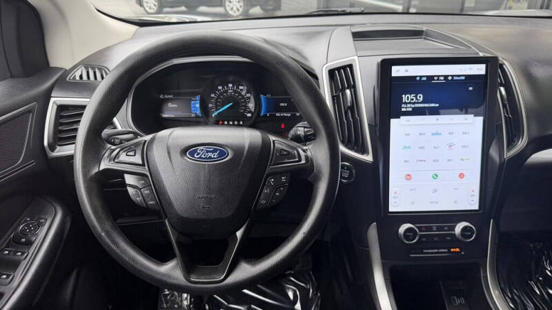 2022 Ford Edge SE
