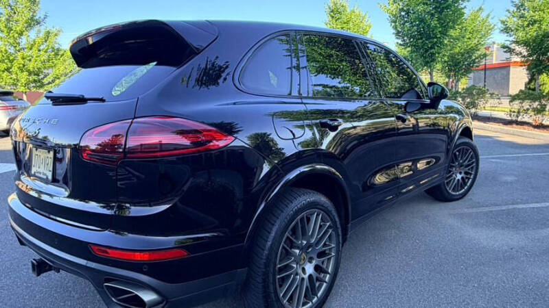 2018 Porsche Cayenne Platinum Edition