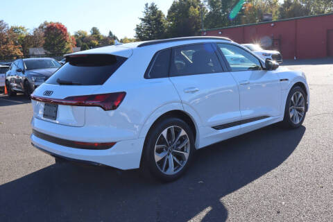 2021 Audi e-tron quattro Premium Plus