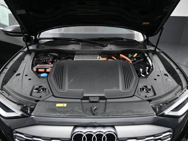 2024 Audi Q8 e-tron quattro Premium Plus