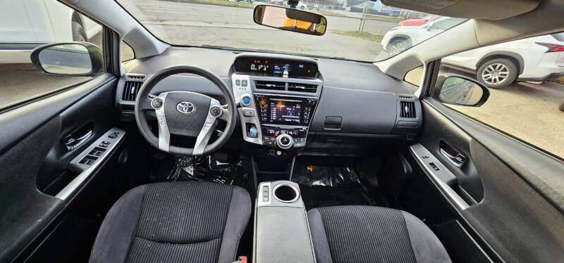 2015 Toyota Prius v Three