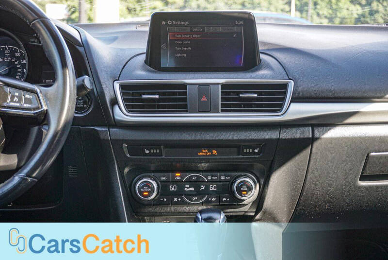 2018 Mazda MAZDA3 Touring