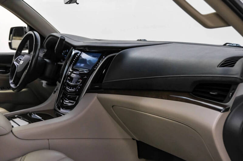 2020 Cadillac Escalade Luxury