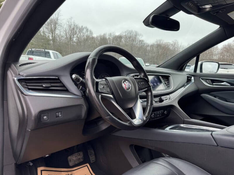 2022 Buick Enclave Essence