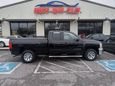 2013 Chevrolet Silverado 1500 for sale at DOUG'S AUTO SALES INC in Pleasant View TN