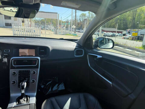 2018 Volvo V60 Cross Country T5 Platinum