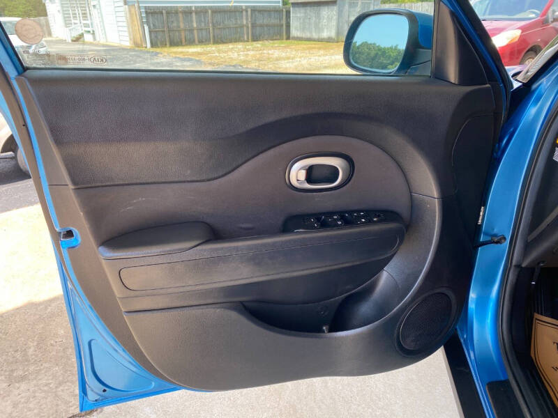 2016 Kia Soul +
