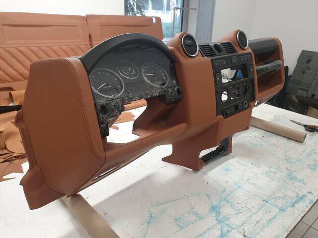 1999 Land Rover Defender 14