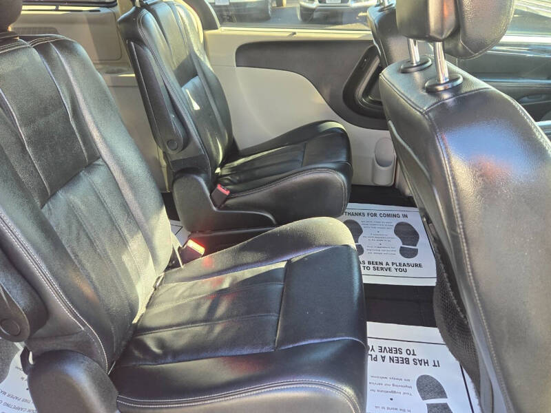 2013 Chrysler Town and Country Touring