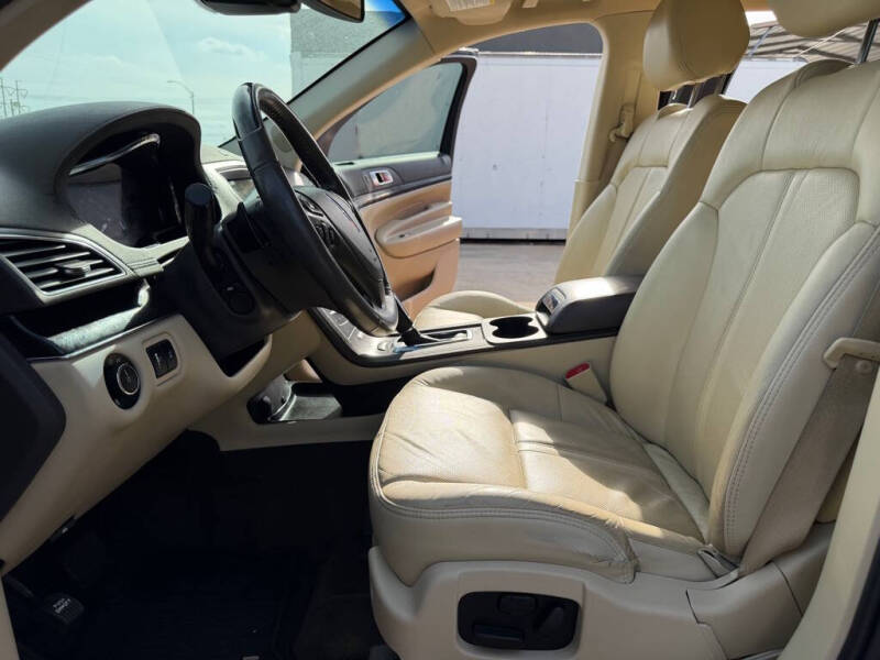 2016 Lincoln MKT EcoBoost