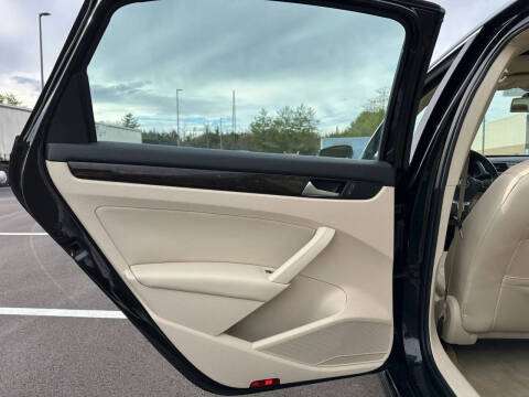 2015 Volkswagen Passat 1.8T SEL Premium