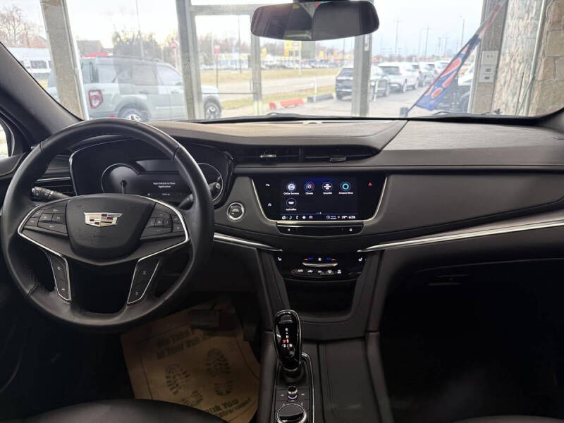2025 Cadillac XT5 Luxury