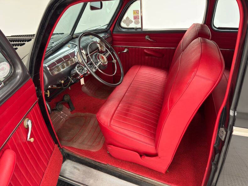 1948 Ford Super Deluxe