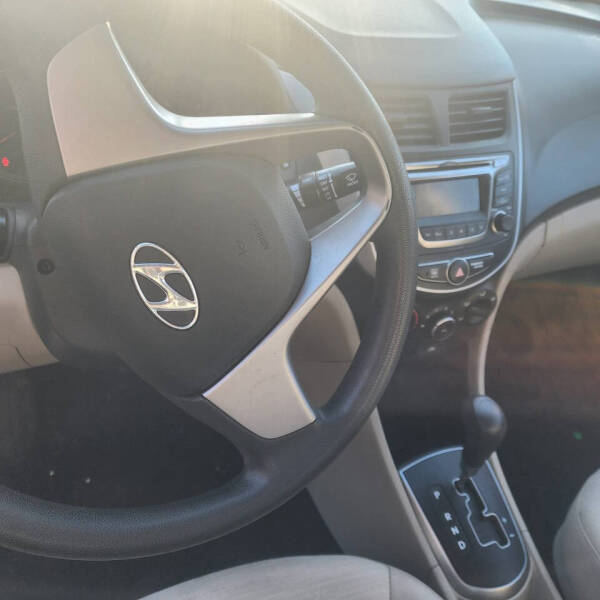 2016 Hyundai Accent SE