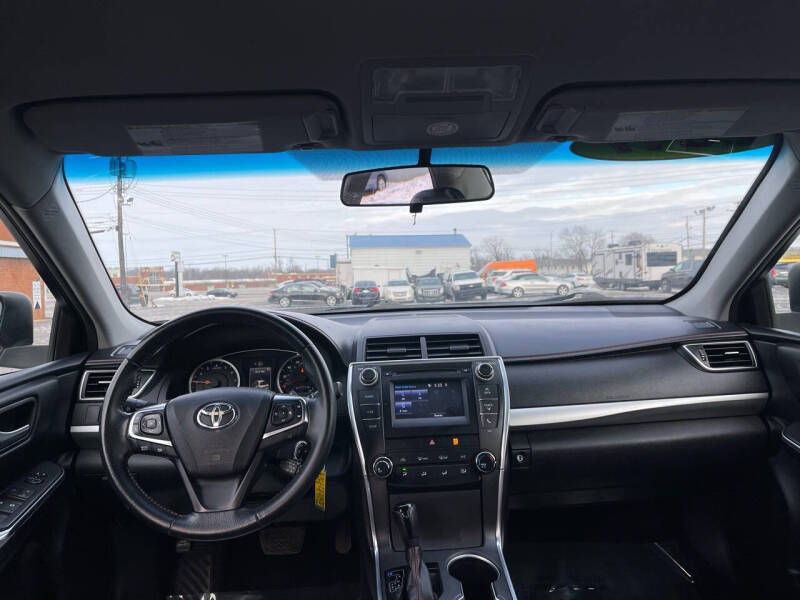 2017 Toyota Camry SE