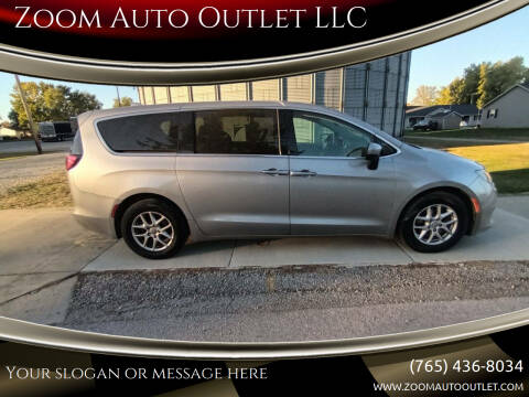 2017 Chrysler Pacifica for sale at Zoom Auto Outlet LLC in Thorntown IN