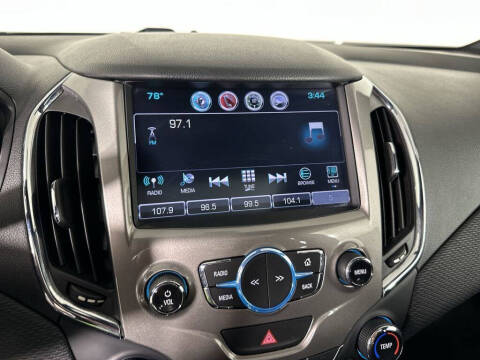 2017 Chevrolet Cruze LT Auto