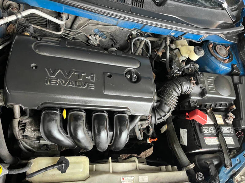 2007 Pontiac Vibe Base photo 2