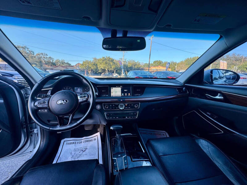 2017 Kia Cadenza Limited