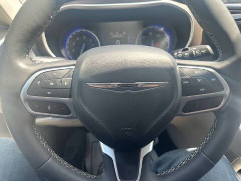 2023 Chrysler Voyager LX