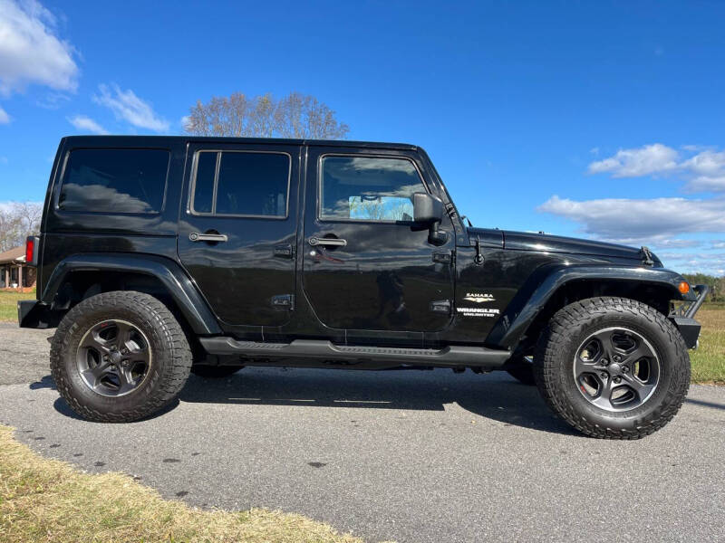 2012 Jeep Wrangler Unlimited Sahara photo 7