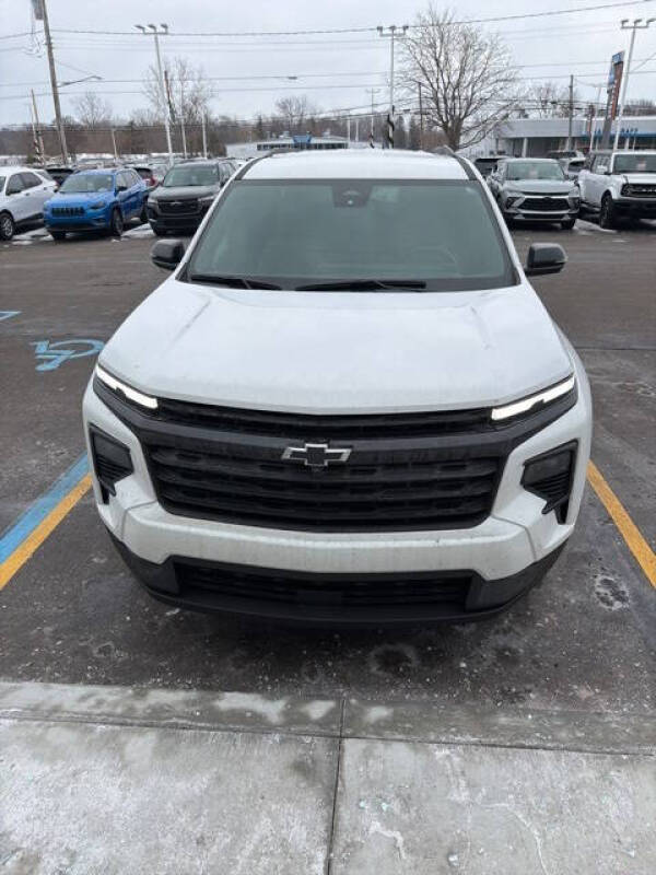 2024 Chevrolet Traverse LT