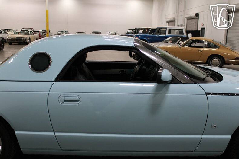 2003 Ford Thunderbird