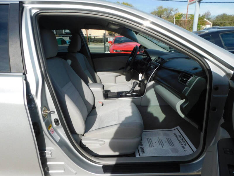 2016 Toyota Camry LE