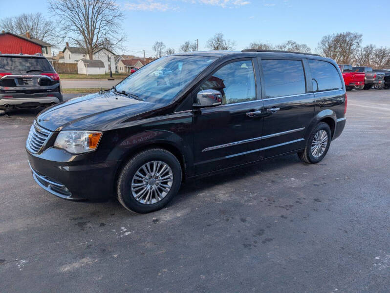 2015 Chrysler Town and Country Touring-L