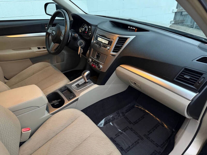 2010 Subaru Outback 2.5i Premium