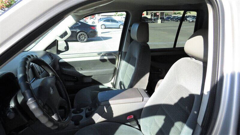 2003 Ford Explorer XLT