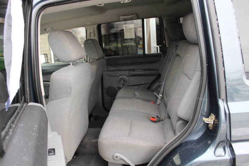 2007 Jeep Commander Sport