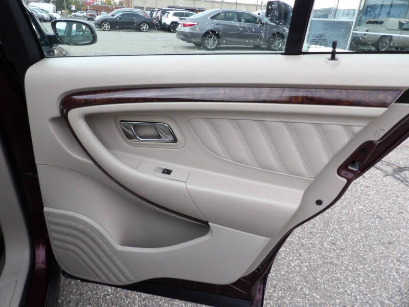 2011 Ford Taurus Limited