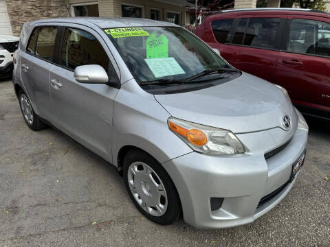 2009 Scion xD for sale at Lake City Automotive in Milwaukee WI