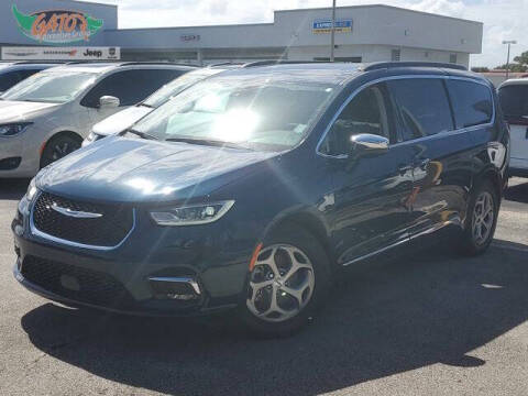 2023 Chrysler Pacifica for sale at GATOR'S IMPORT SUPERSTORE in Melbourne FL