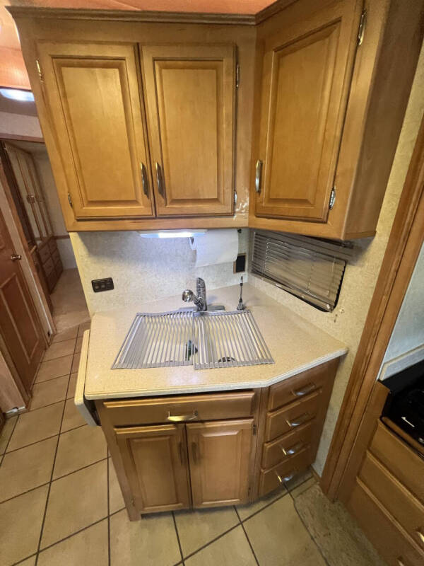 2007 Winnebago Adventurer