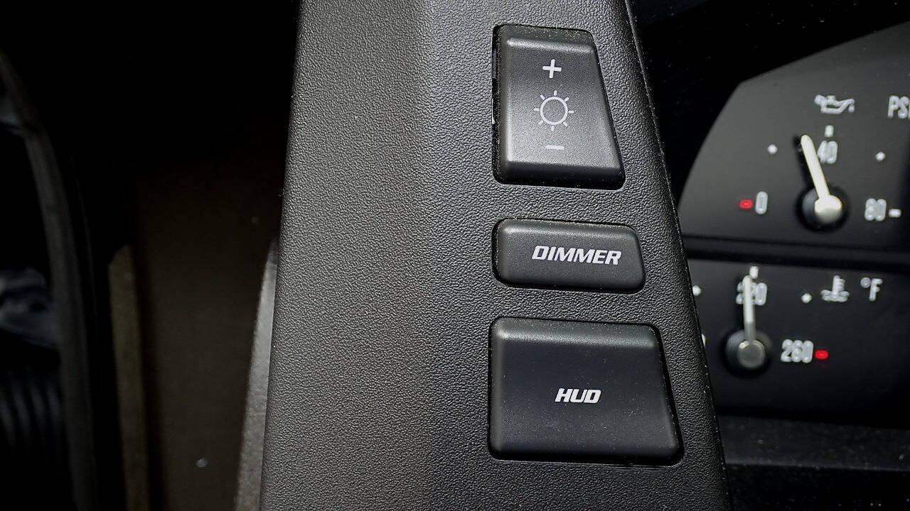 2006 Cadillac XLR-V 39