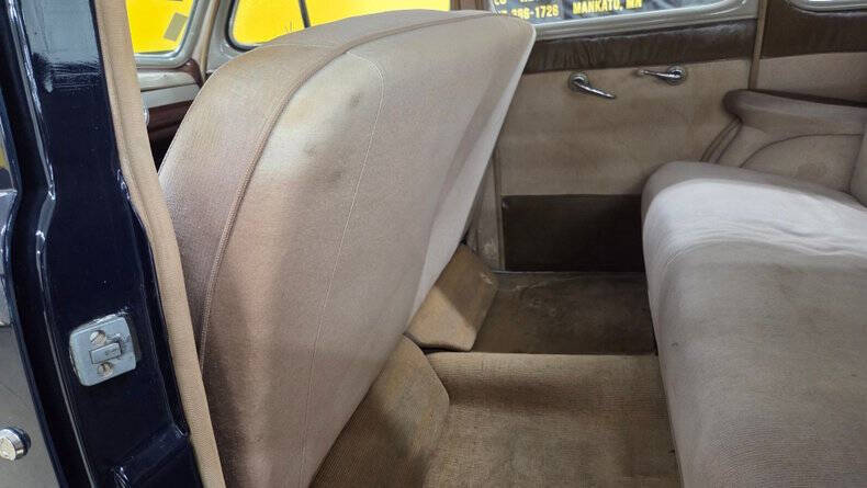 1947 Ford Deluxe