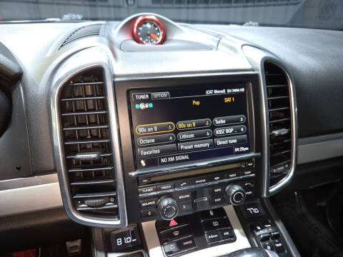 2013 Porsche Cayenne GTS